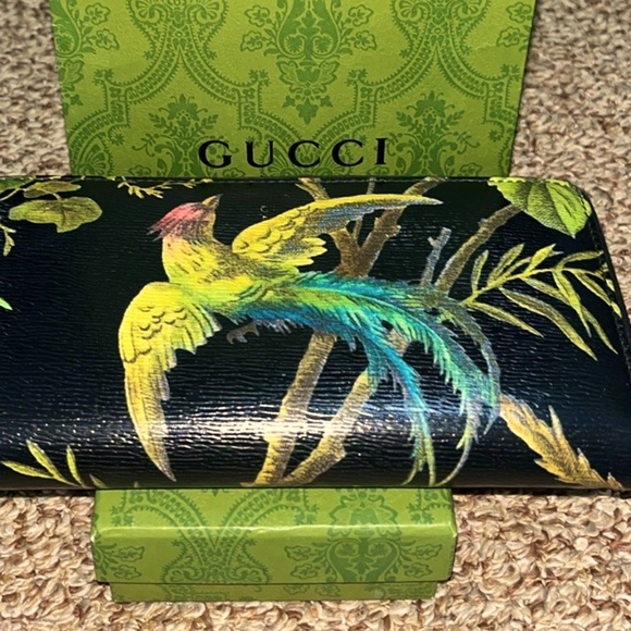 Gucci Tropical Bird continental wallet tropical bird scene 7.5 x 4.25 x 1  EUC - Picture 1 of 14